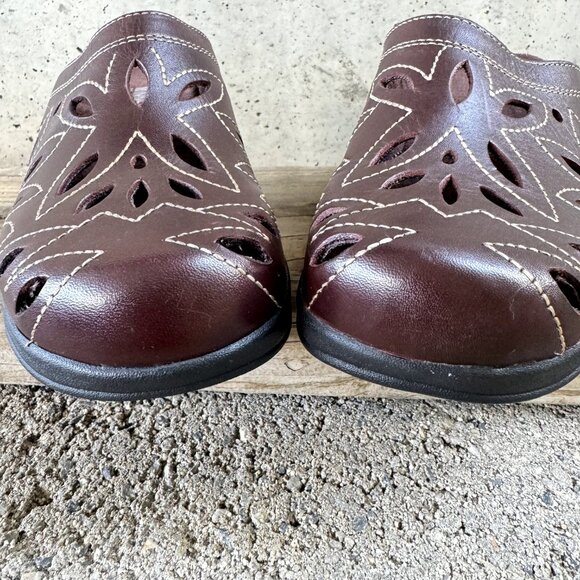 MINNETONKA WOMEN'S BROWN LEATHER SLIP-ON MULES SIZE 5 SHOES - Picture 6 of 14